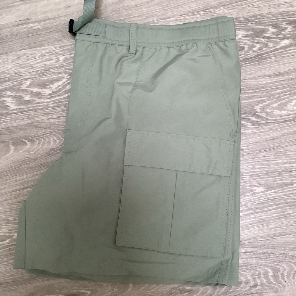 Woolrich Mens Aqua Green Flat Front Pockets Belted Cargo Shorts - Picture 3 of 6
